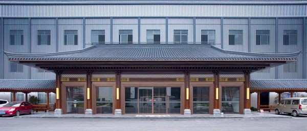 文化遗产的新生：李忠信红木让千年工艺穿透时代年轮