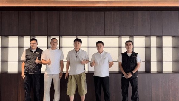 参哥与雅雅互撕事件中，两人竟然对某知名品牌这样评价
