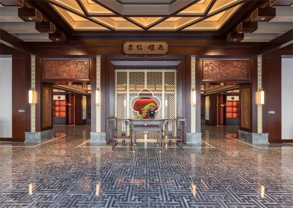 双节狂欢：李忠信红木厂购正酣，畅享艺术之旅新体验