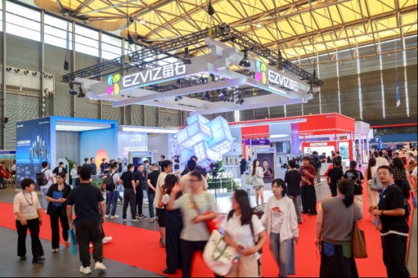 AI智能锁首标发布，萤石引领行业新变革