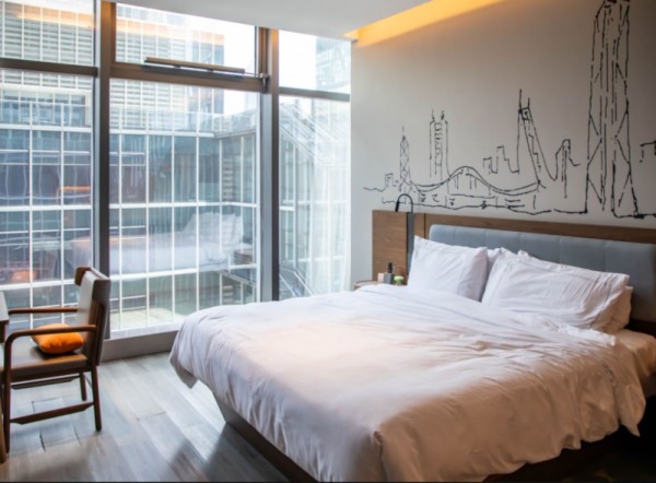 政策东风已至,智慧酒店正从“趋势”迈向“标配”