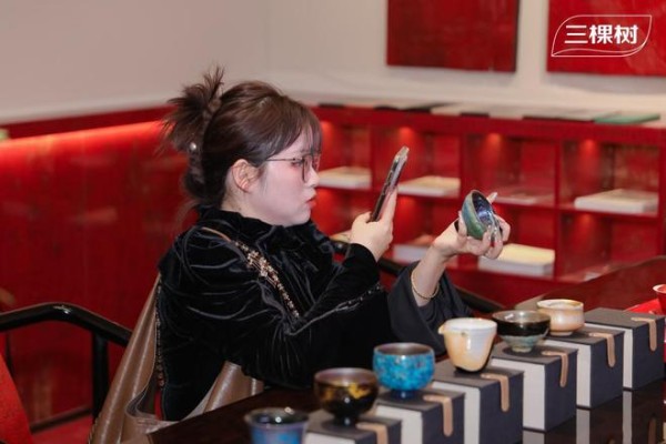 月映东方漆韵生 三棵树携非遗大漆惊艳广州设计周20周年盛典