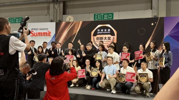 不见不散VAELO V100声霸荣获两大国际奖项,香港展实力诠释家庭智能 KTV 新趋势