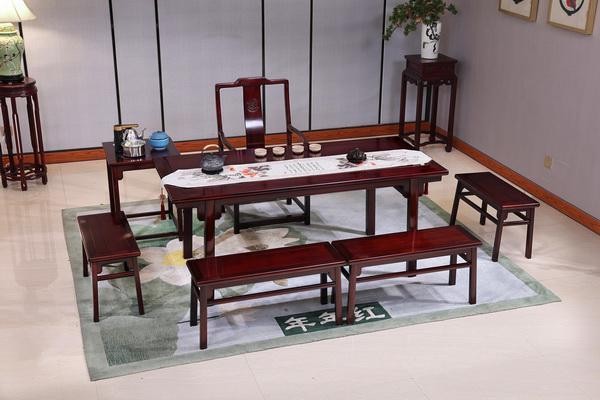 把盛夏过成诗：年年红金典抚平都市人的精神内耗