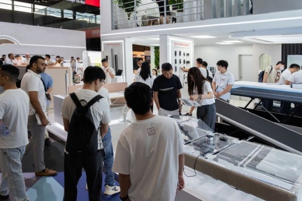 OKIN亮相2026中国国际家具展：让智能家具动而不扰